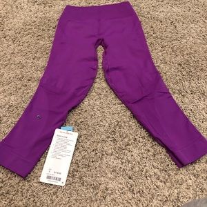 Zone in crop -lululemon